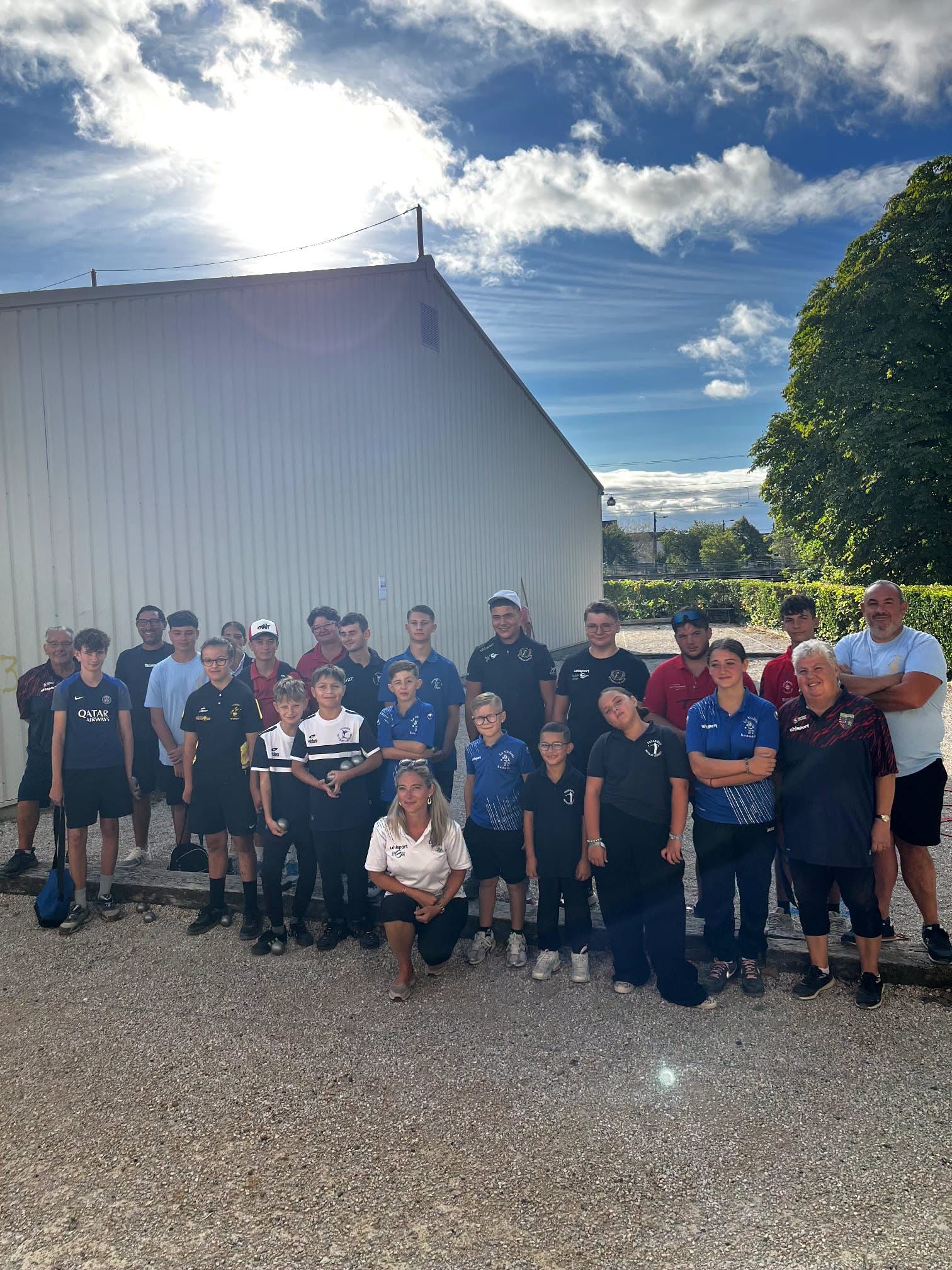 Les jeunes participants et les éducateurs réunis à Nuits-Saint-Georges